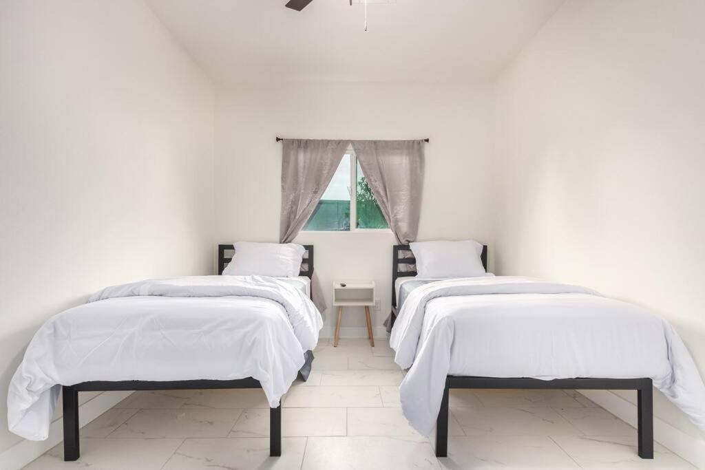 Your Downtown With California King Bed Unit A Lejlighed Phoenix
